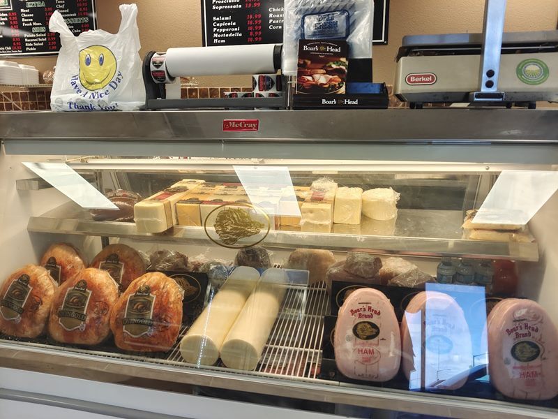 Paul's Italian Deli & Restaurant interior