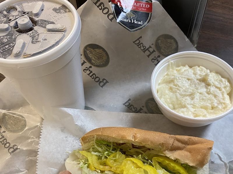 Paul's Italian Deli & Restaurant food