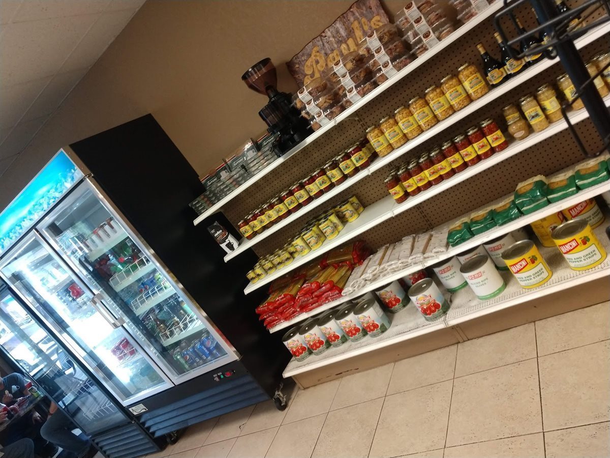 Paul's Italian Deli & Restaurant